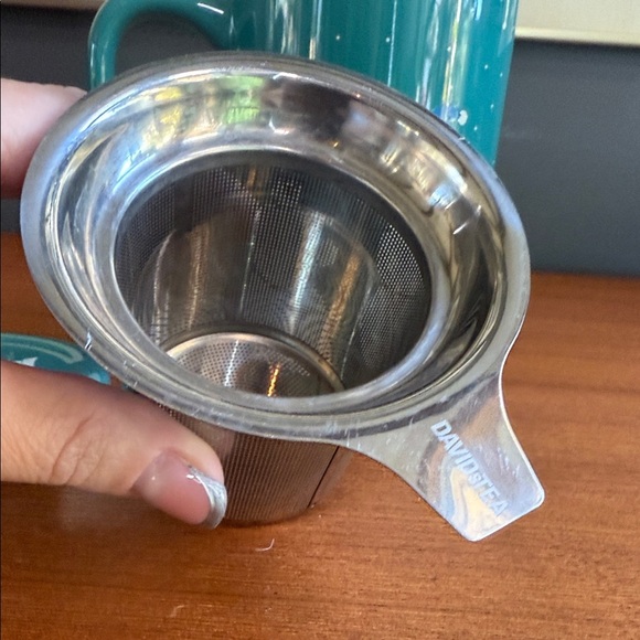 Teal David’s tea winter Snowman Mug with Lid - Picture 4 of 7